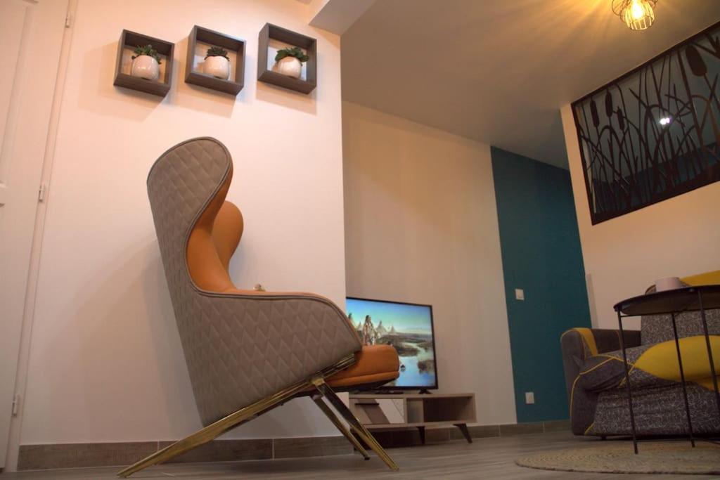 Logement Cosy - Proche Du Prado Apartment Bourges Ngoại thất bức ảnh
